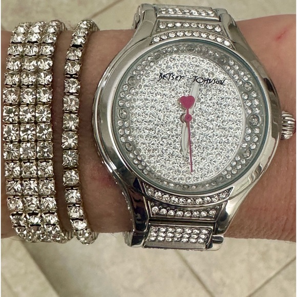 Betsey Johnson Bling Women’s Watch with working Battery - Picture 1 of 11